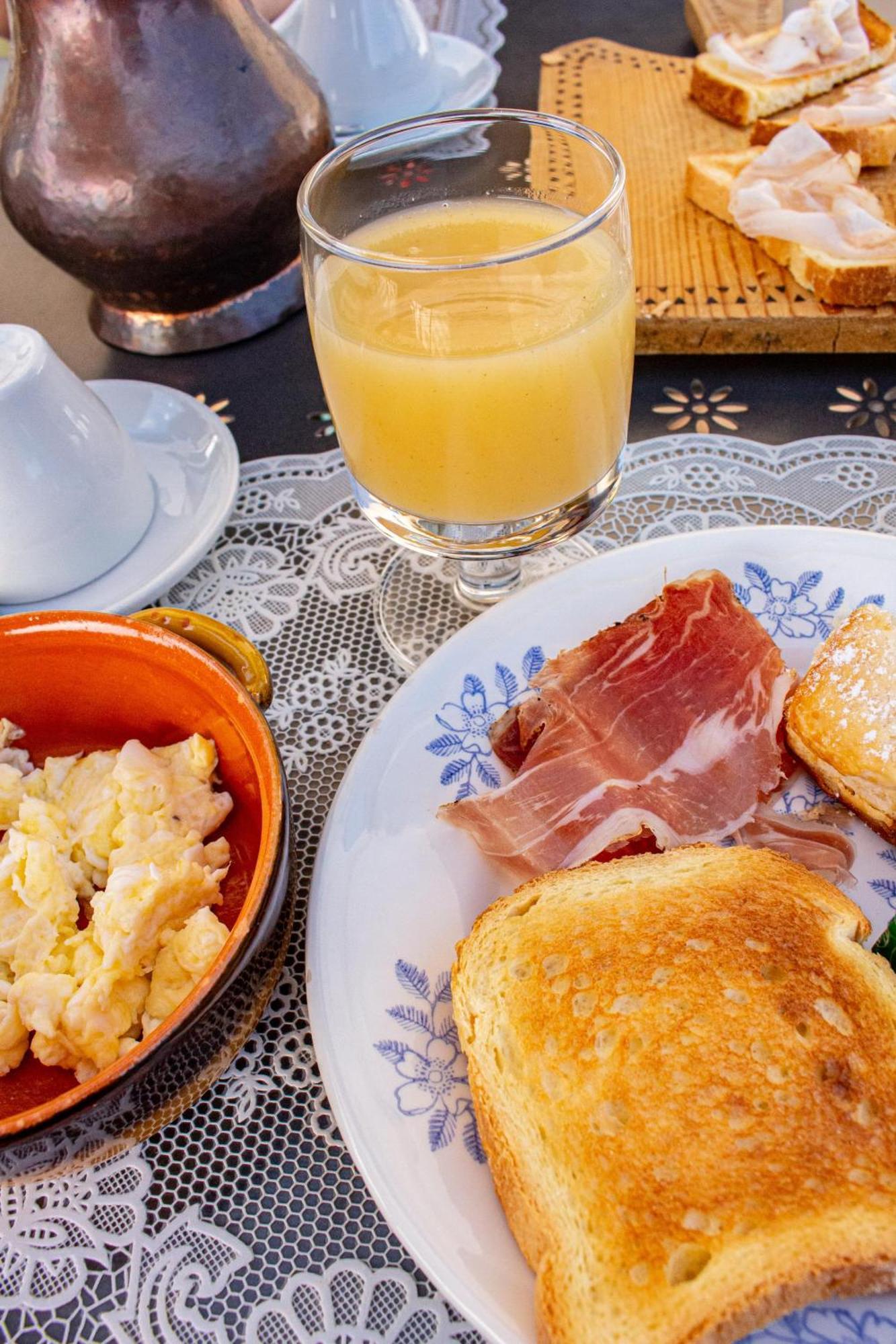 Vestone A Casa Di Gianni E Mari Bed & Breakfast エクステリア 写真